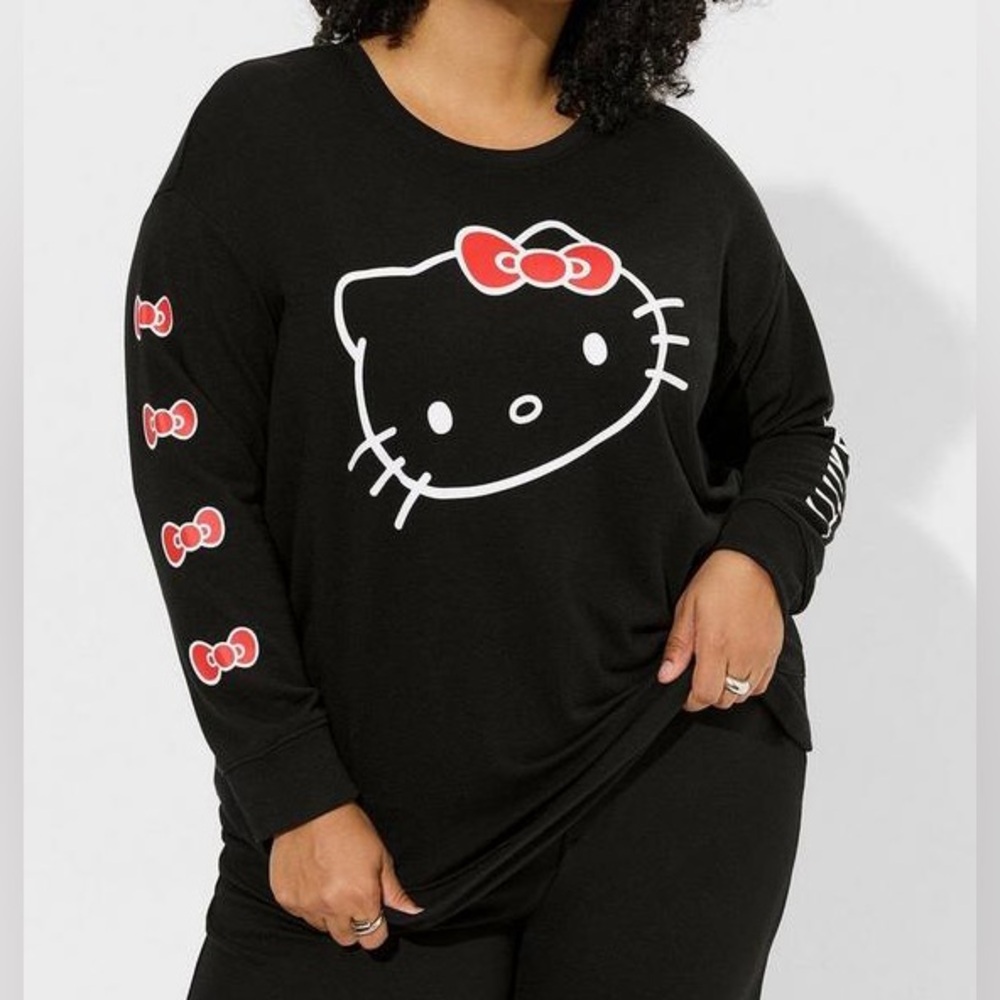 TORRID Plus size 1X Tunic Sweatshirt - Cozy Fleece Hello Kitty Black